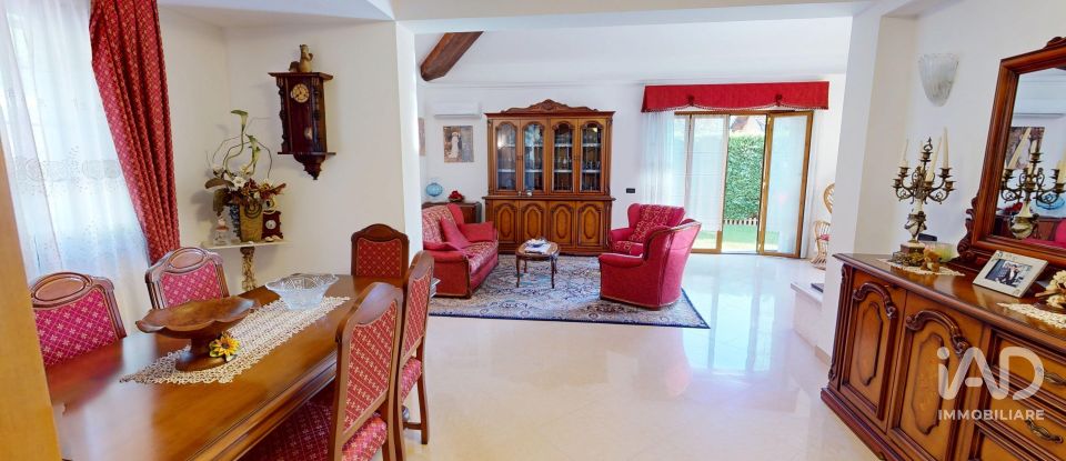 Casale 10 locali di 236 m² in Bargagli (16021)