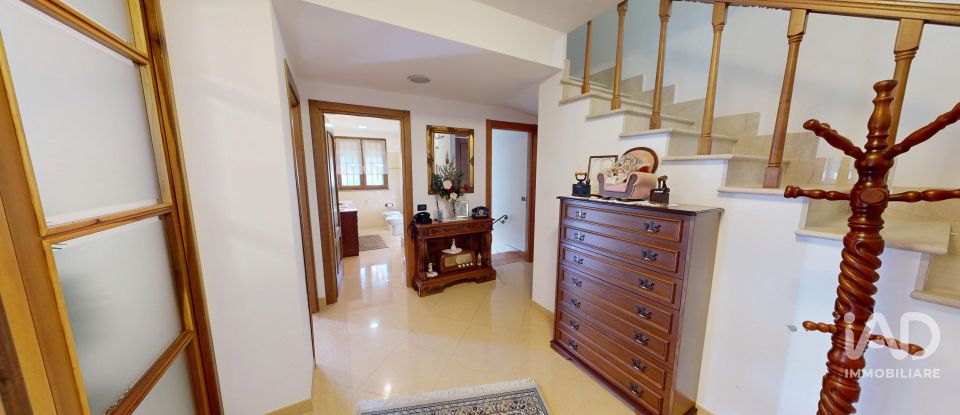 Casale 10 locali di 236 m² in Bargagli (16021)