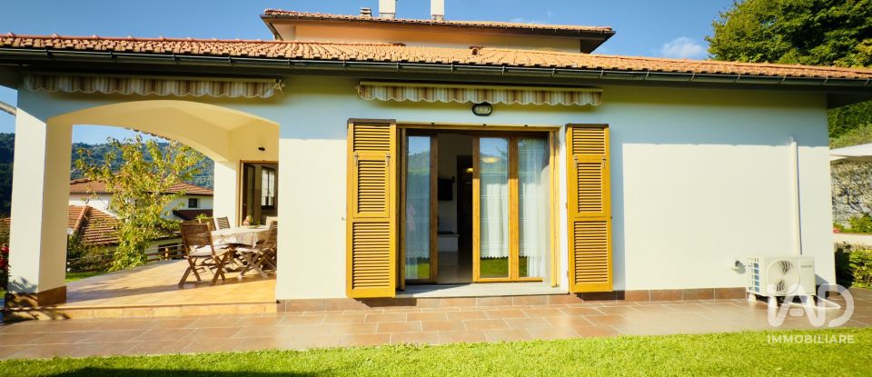 Casale 10 locali di 236 m² in Bargagli (16021)