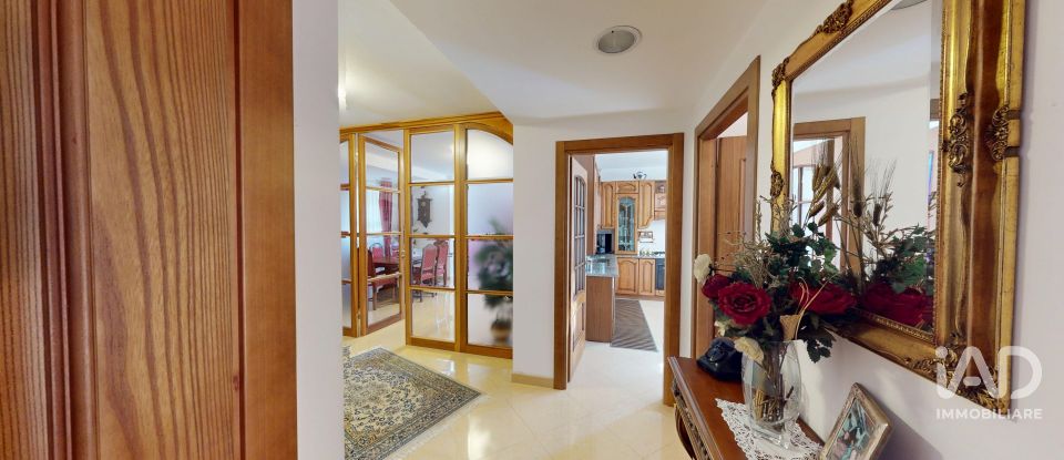 Casale 10 locali di 236 m² in Bargagli (16021)