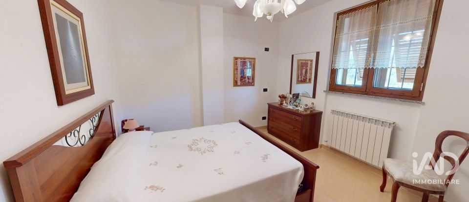 Casale 10 locali di 236 m² in Bargagli (16021)