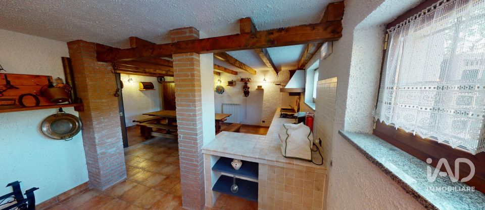 Casale 10 locali di 236 m² in Bargagli (16021)