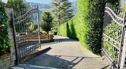 Casale 9 locali di 246 m² in Bargagli (16021)