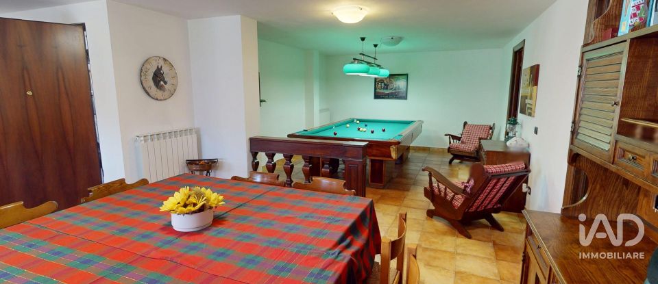 Casale 9 locali di 246 m² in Bargagli (16021)