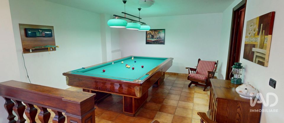 Casale 9 locali di 246 m² in Bargagli (16021)