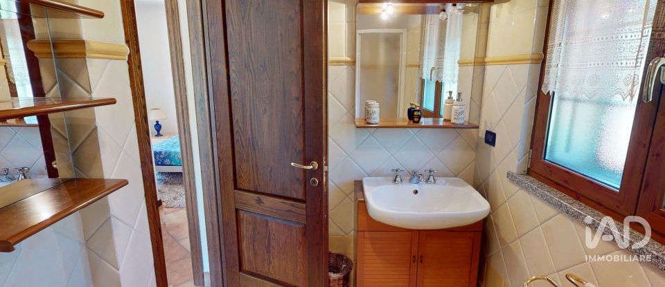 Casale 9 locali di 246 m² in Bargagli (16021)