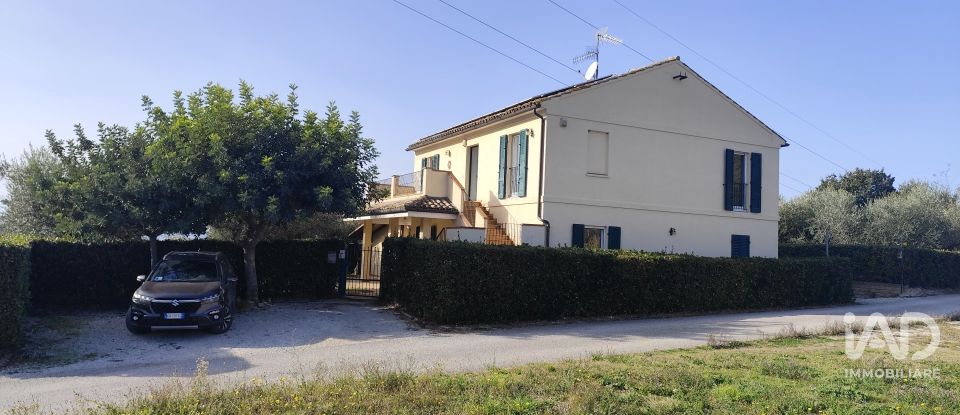 Casa indipendente 10 locali di 250 m² in Campofilone (63061)