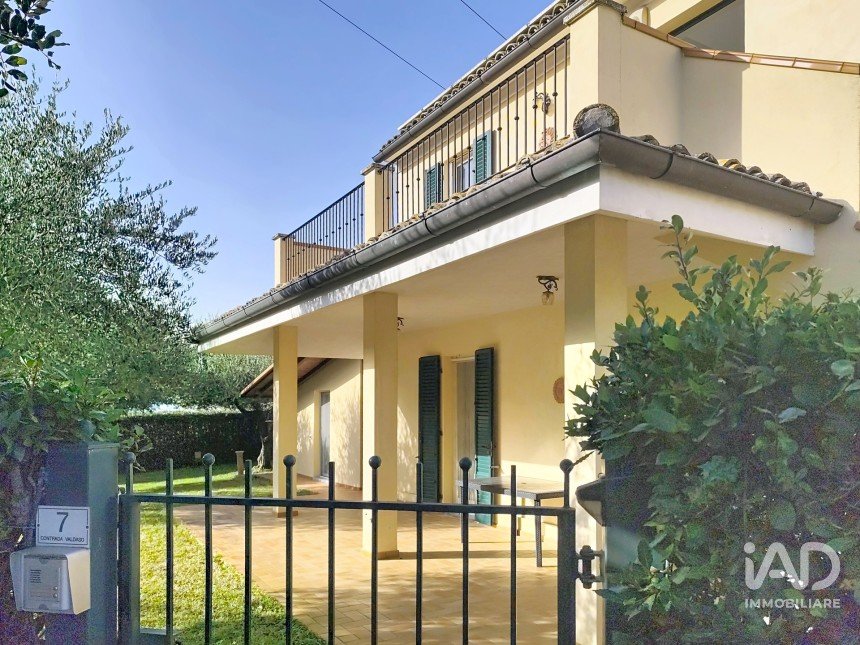 Casa indipendente 10 locali di 250 m² in Campofilone (63061)