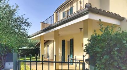 Casa indipendente 10 locali di 250 m² in Campofilone (63061)