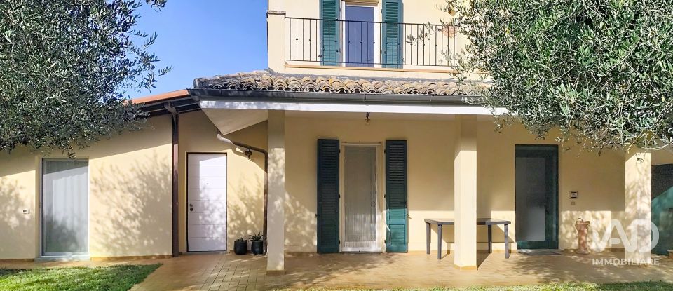 Casa indipendente 10 locali di 250 m² in Campofilone (63061)