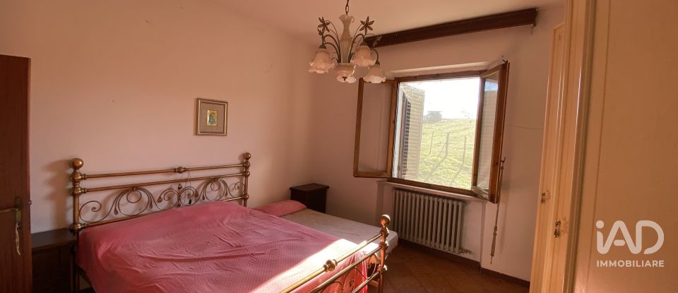 House 9 rooms of 300 m² in Casole d'Elsa (53031)