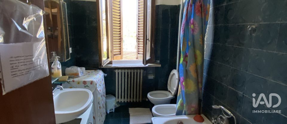 House 9 rooms of 300 m² in Casole d'Elsa (53031)