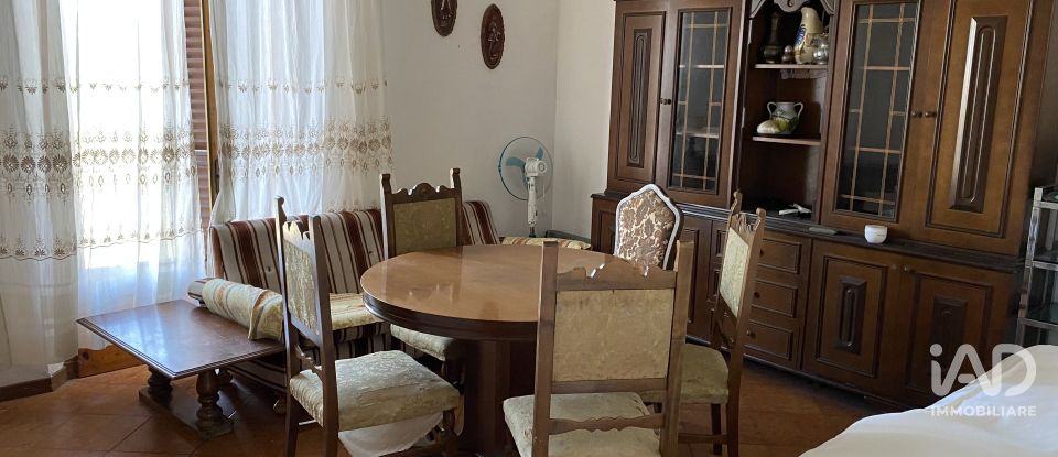 House 9 rooms of 300 m² in Casole d'Elsa (53031)