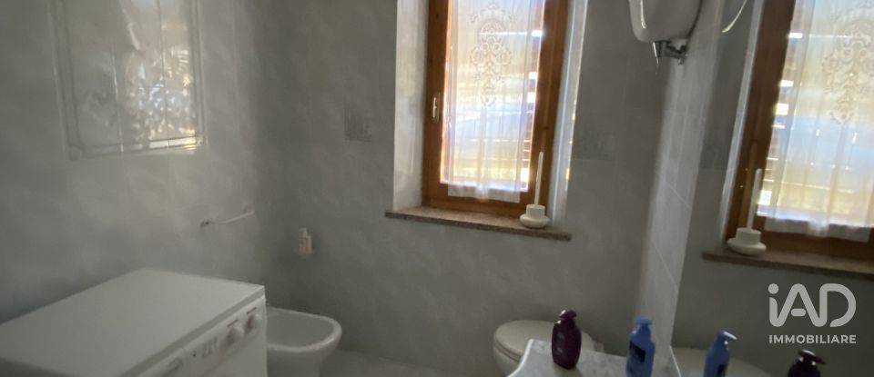 House 9 rooms of 300 m² in Casole d'Elsa (53031)