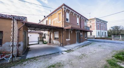 Casa indipendente / Villa 3 locali di 114 m² in Berra (44033)