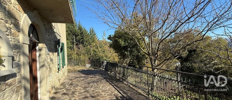 Townhouse 12 rooms of 302 m² in Arezzo (52100)