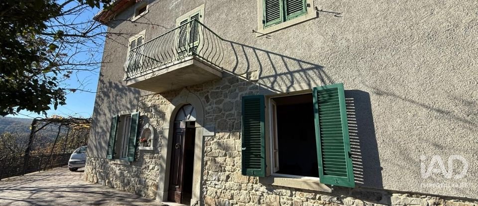 Townhouse 12 rooms of 302 m² in Arezzo (52100)