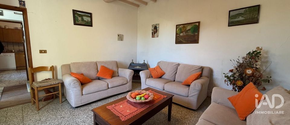 Townhouse 12 rooms of 302 m² in Arezzo (52100)