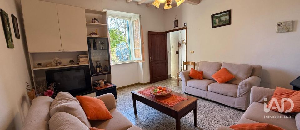 Townhouse 12 rooms of 302 m² in Arezzo (52100)