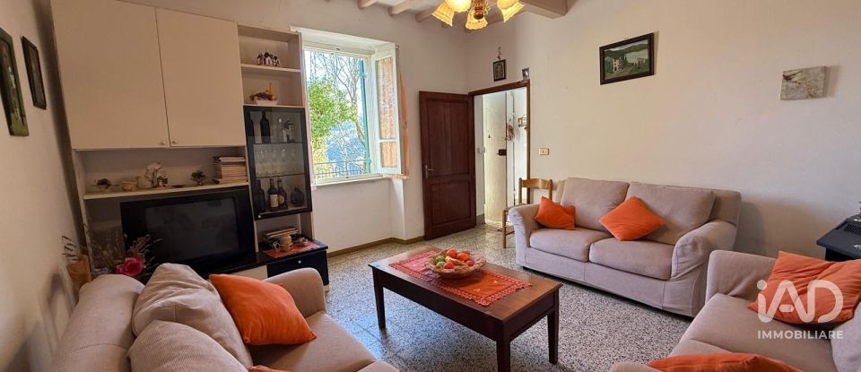 Townhouse 12 rooms of 302 m² in Arezzo (52100)