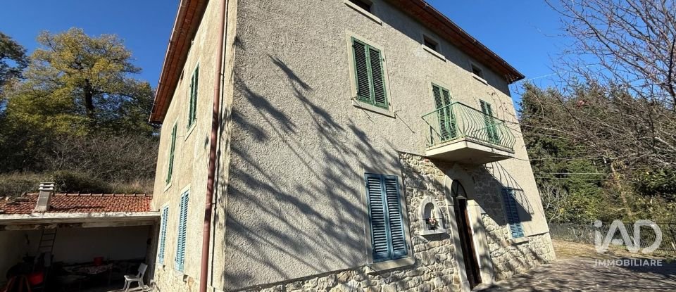 Townhouse 12 rooms of 302 m² in Arezzo (52100)