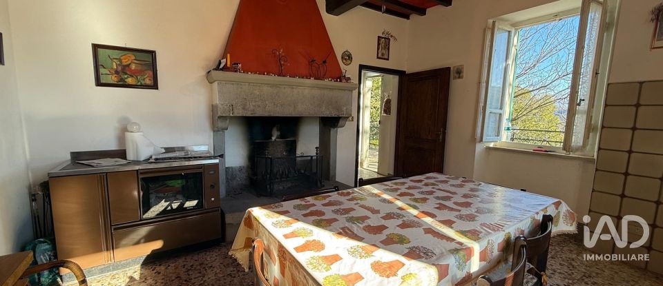 Townhouse 12 rooms of 302 m² in Arezzo (52100)