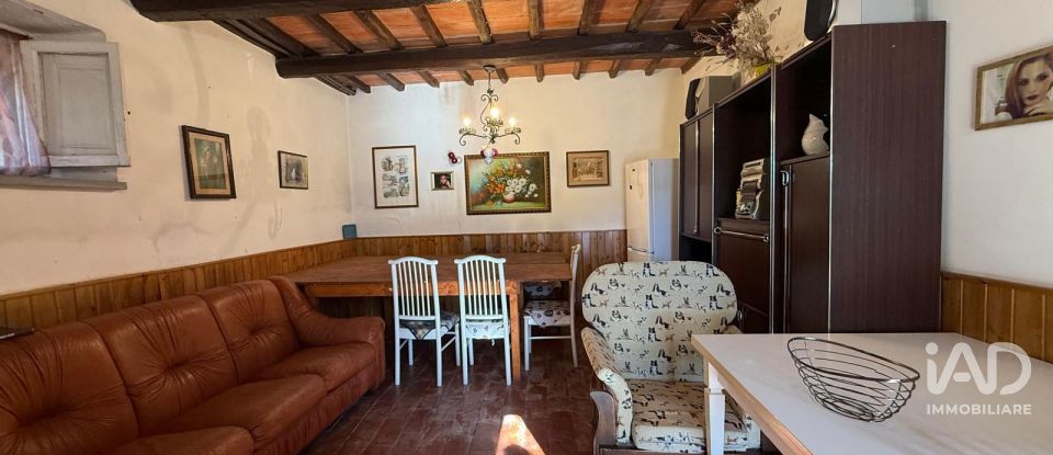 Townhouse 12 rooms of 302 m² in Arezzo (52100)