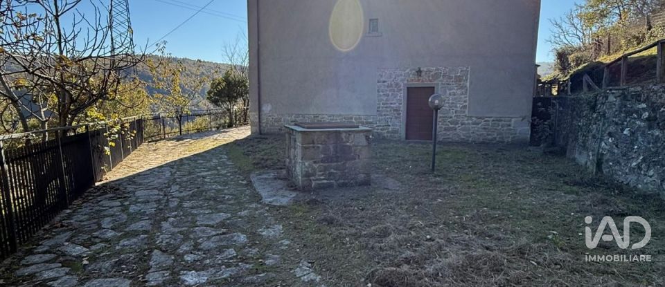 Townhouse 12 rooms of 302 m² in Arezzo (52100)