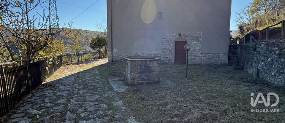 Townhouse 12 rooms of 302 m² in Arezzo (52100)