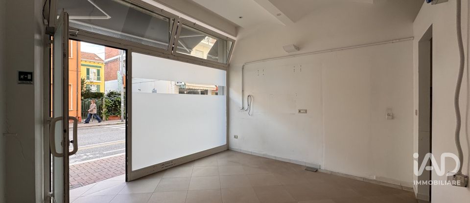 Shop / premises commercial of 50 m² in Pesaro (61122)