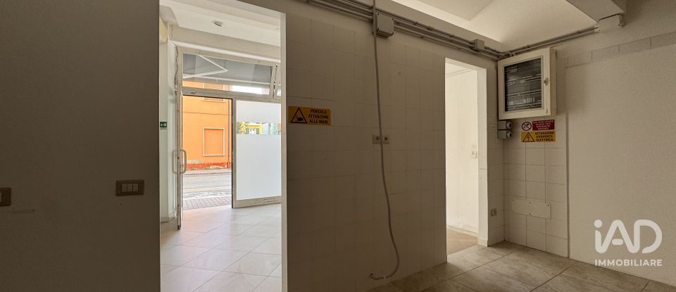 Shop / premises commercial of 50 m² in Pesaro (61122)