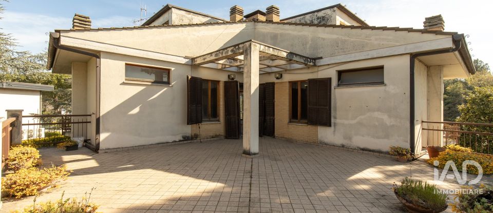 Appartamento 15 locali di 598 m² a Corridonia (62014)