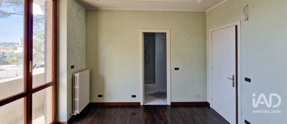 Appartamento 15 locali di 598 m² a Corridonia (62014)