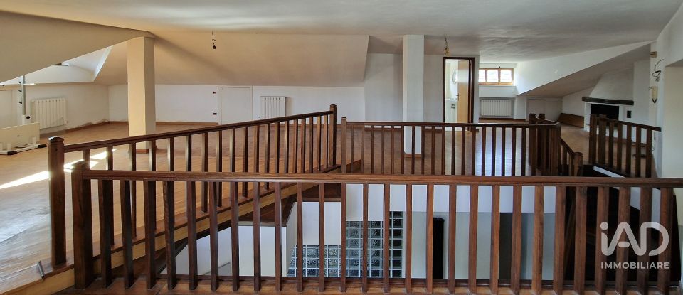 Appartamento 15 locali di 598 m² a Corridonia (62014)