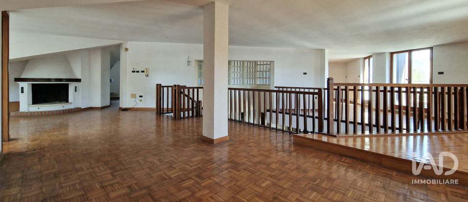 Appartamento 15 locali di 598 m² a Corridonia (62014)