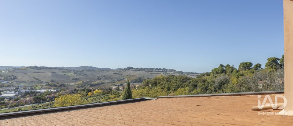 Appartamento 5 locali di 129 m² a Ancona (60123)