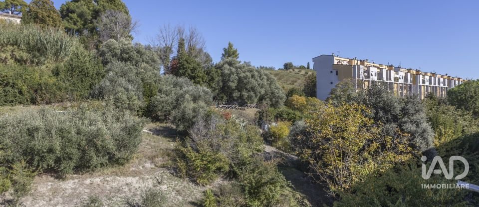 Appartamento 5 locali di 129 m² a Ancona (60123)