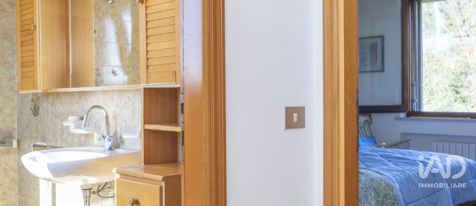 Appartamento 5 locali di 129 m² a Ancona (60123)