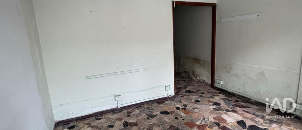 Negozio / locale commerciale di 15 m² in Chivasso (10034)