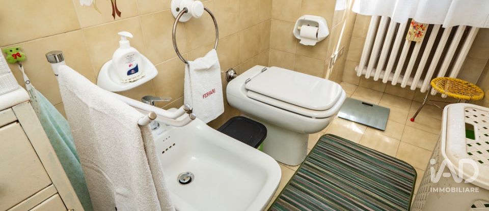 Trilocale di 122 m² a Turate (22078)