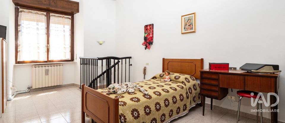 Trilocale di 122 m² a Turate (22078)