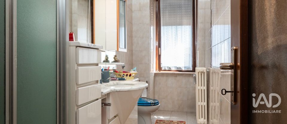 Trilocale di 122 m² a Turate (22078)