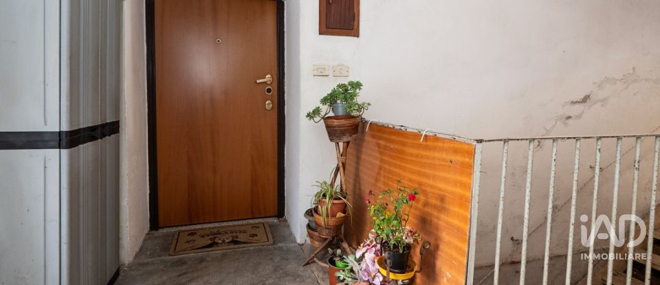 Trilocale di 122 m² a Turate (22078)