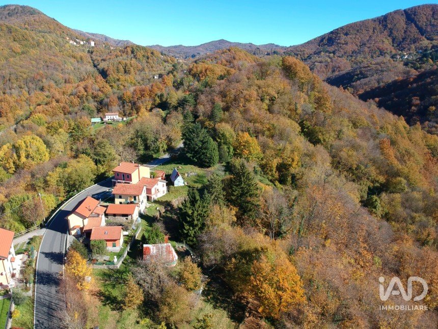 House 5 rooms of 93 m² in Torriglia (16029)