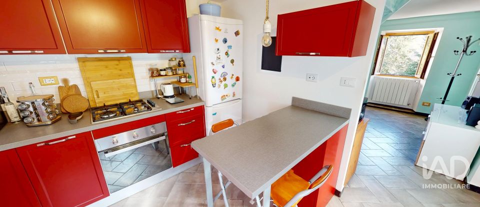 House 5 rooms of 93 m² in Torriglia (16029)