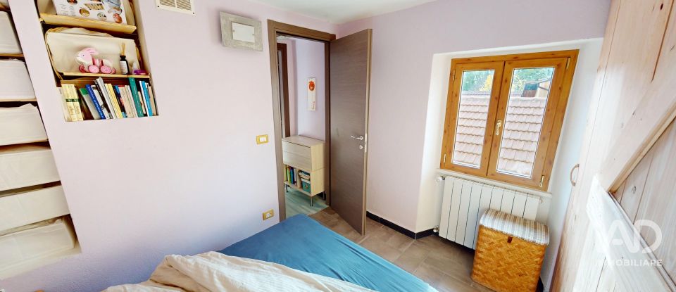House 5 rooms of 93 m² in Torriglia (16029)