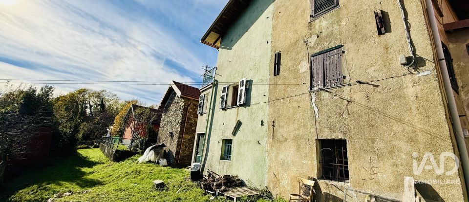 House 5 rooms of 93 m² in Torriglia (16029)