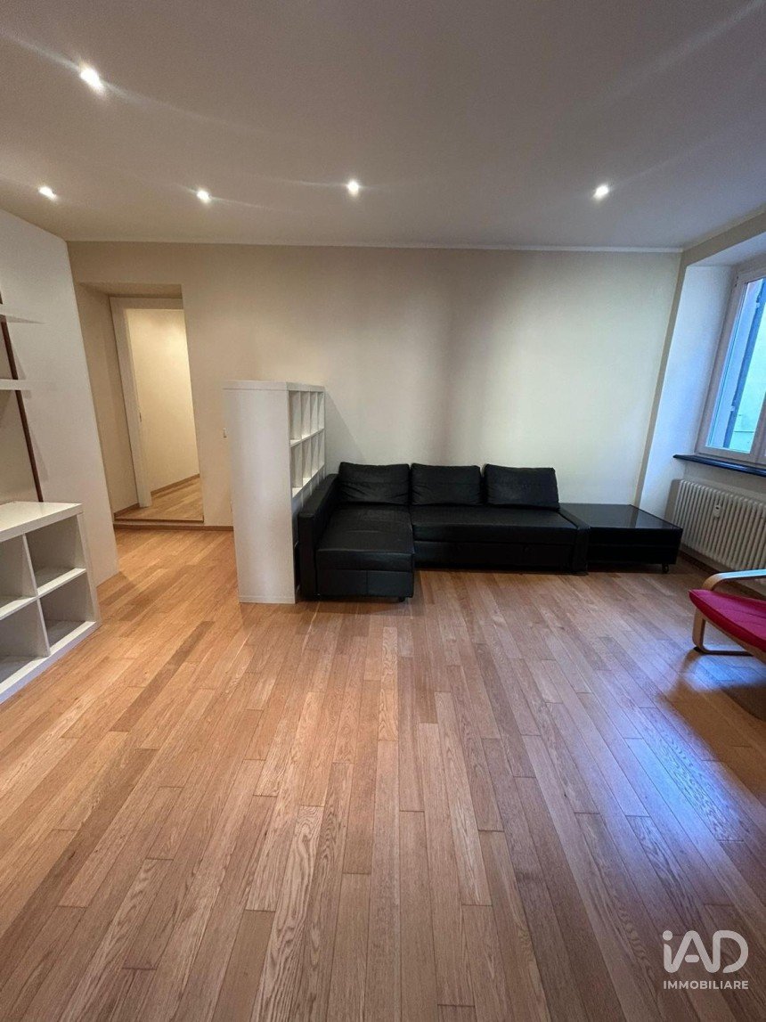 Three-room apartment of 55 m² in Genova (16123)