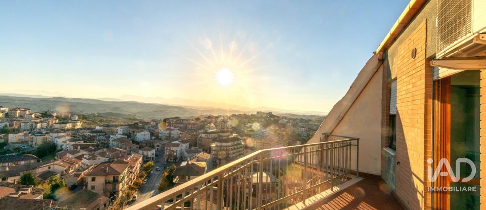 Appartamento 7 locali di 145 m² a Montegranaro (63812)