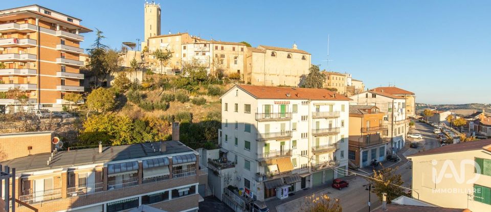 Appartamento 7 locali di 145 m² a Montegranaro (63812)